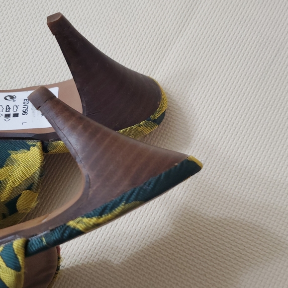 Shoes - Picture 11 of 12